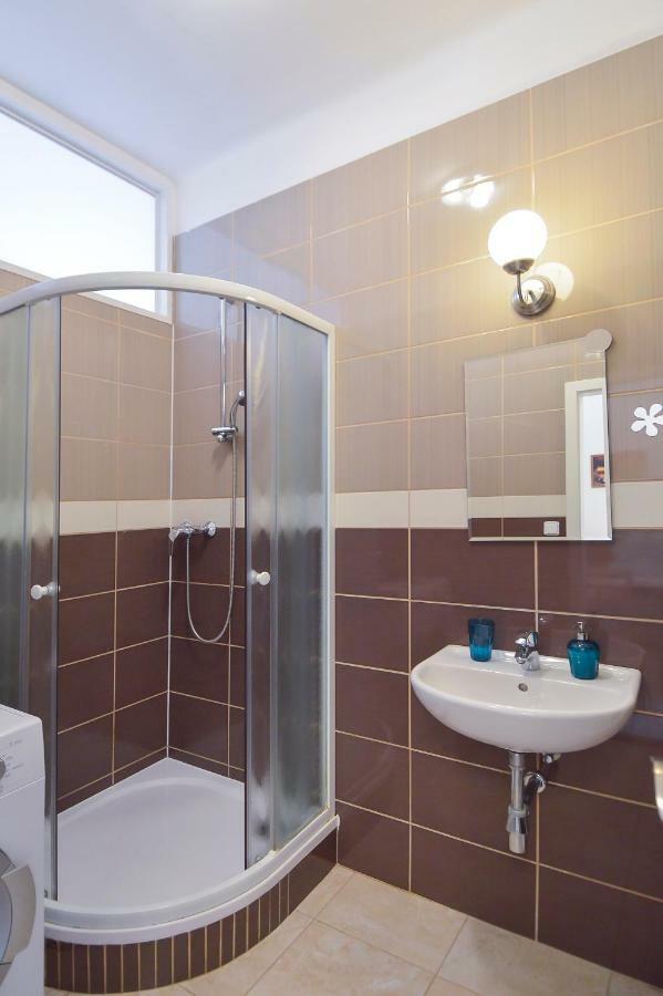 Modern Apartment Navratilova II Praha Eksteriør bilde